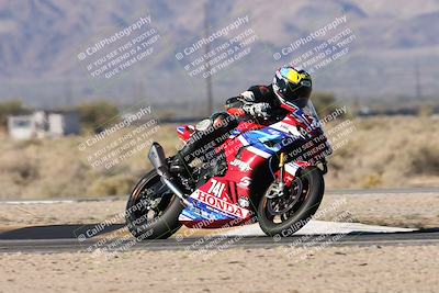 media/Dec-07-2025-CVMA (Sun) [[3e7d2de5dc]]/Race 1-Formula Superbike-Supersport Open (Holeshot)/